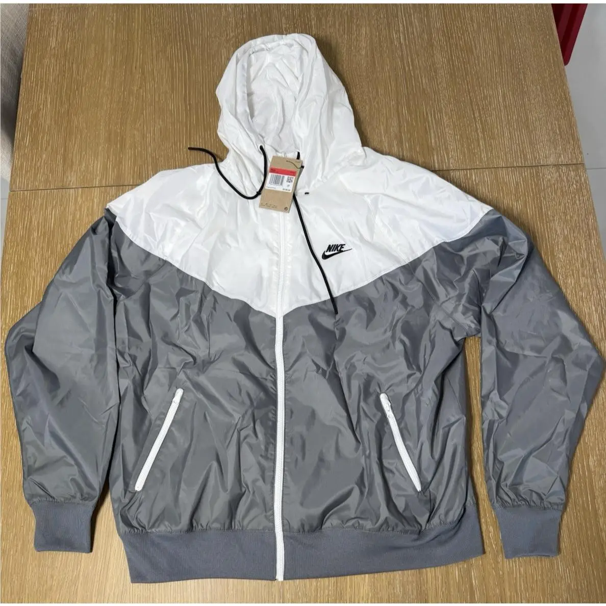 Nike Men`s L Windrunner Windbreaker Jacket Hoodie Full Zip Gray White DA0001-084