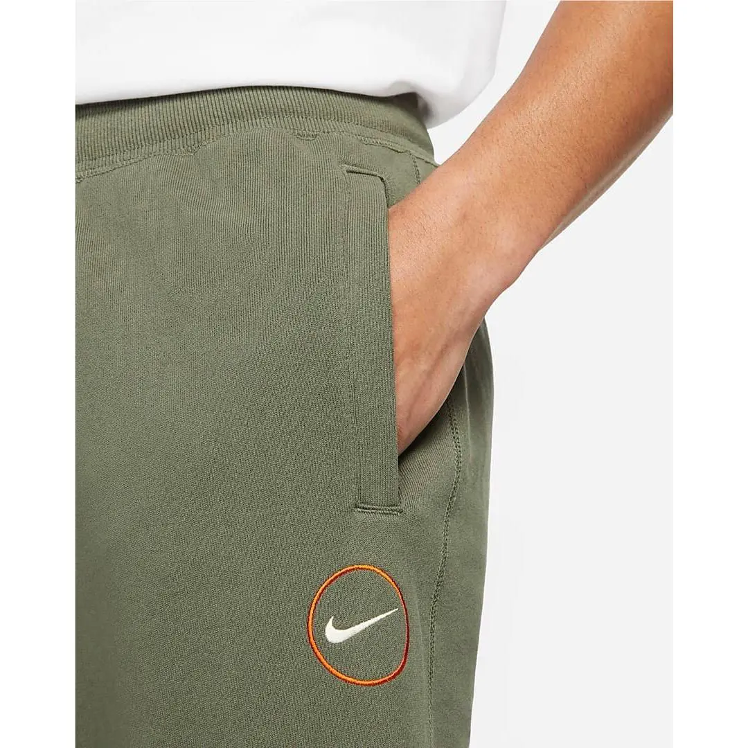 Nike clothing - DO6190-380 - DO6190380 - Green (UPC: 0195244911844) 1
