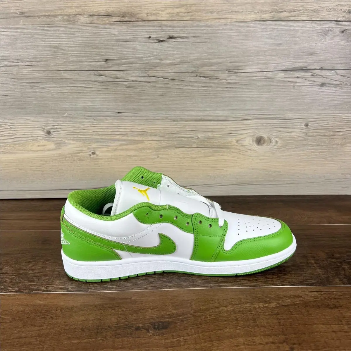 Nike shoes - Air Jordan 1 Low SE - HF4823-100 - Green 4