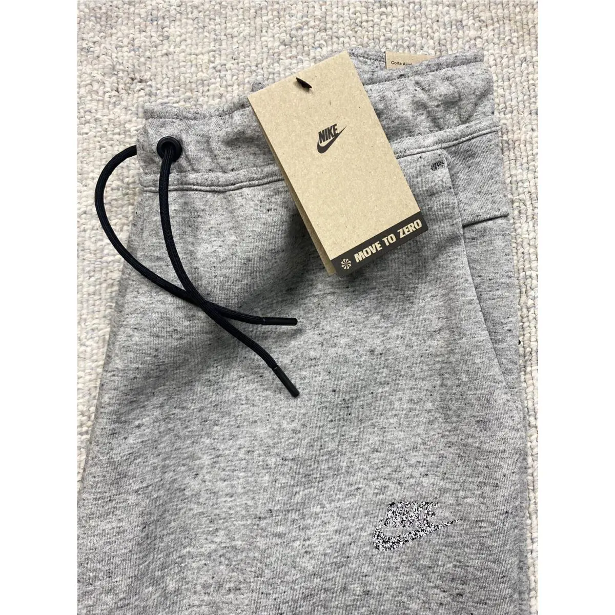 Nike clothing - DD4706-010 - DD4706-010 - Gray (UPC: 195238962531) 2