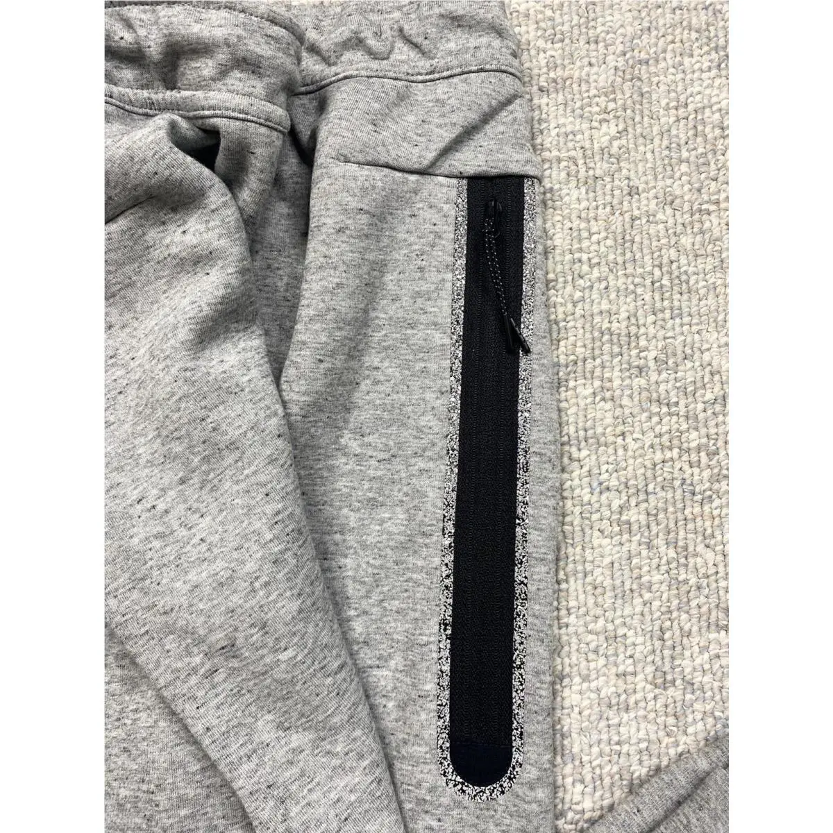 Nike clothing - DD4706-010 - DD4706-010 - Gray (UPC: 195238962531) 3
