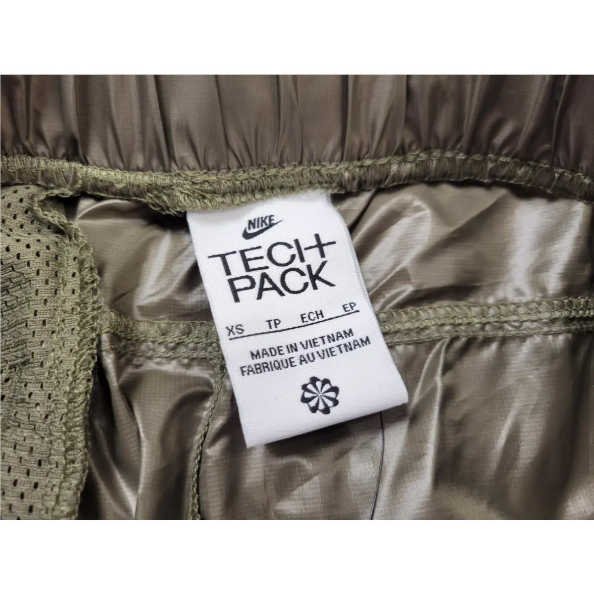 Nike clothing - Nike Tech Pack Woven Cargo Shorts - DX0229-222 - Green Olive Black 11