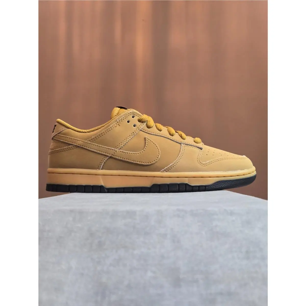 Nike Dunk Low Retro Special Edition Wheat Black Gum HQ1932-700 Men`s 8 / 9.5W