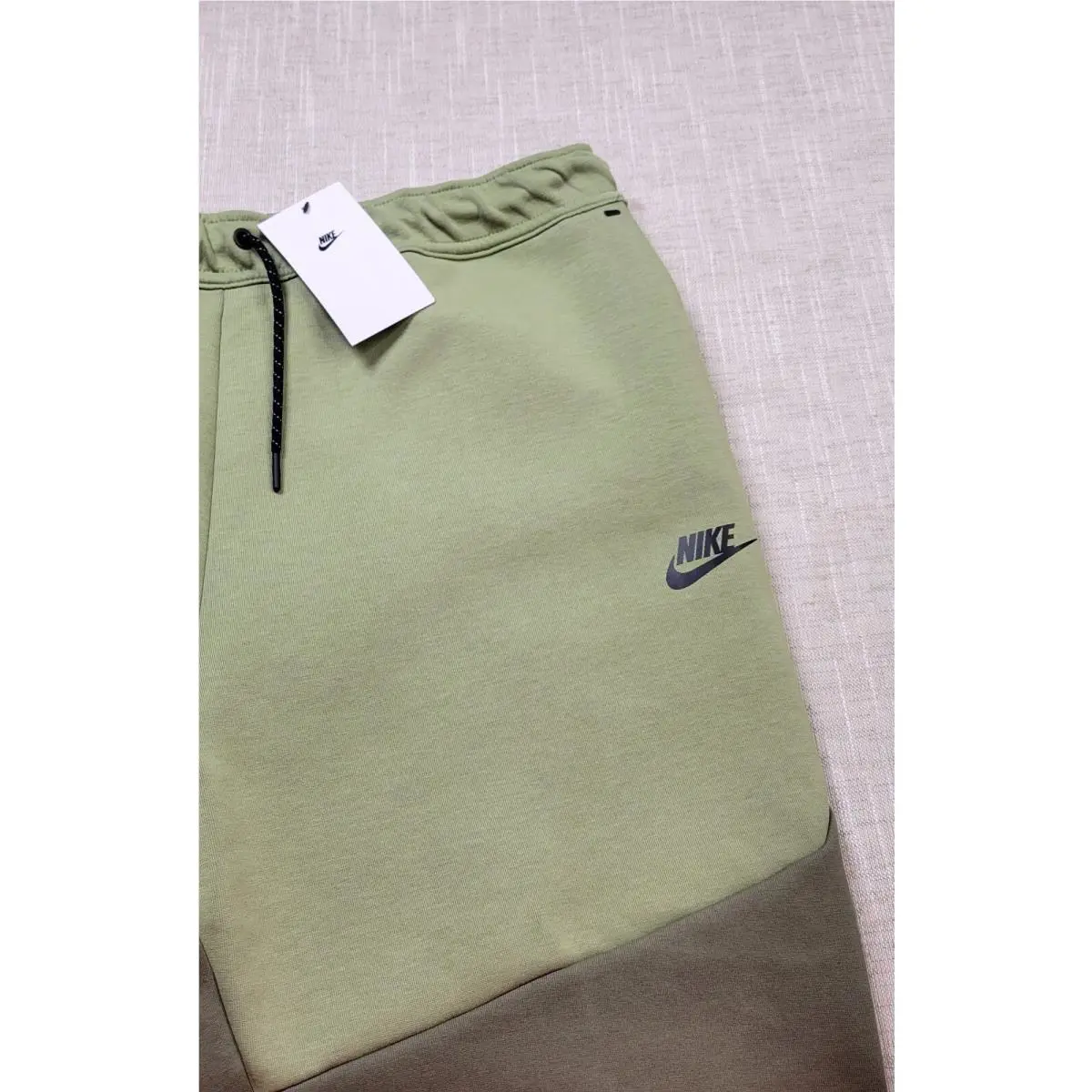Nike clothing - Nike NSW Tech Fleece - NSW Tech Fleece - CU4495-222 - Olive Green Black 2