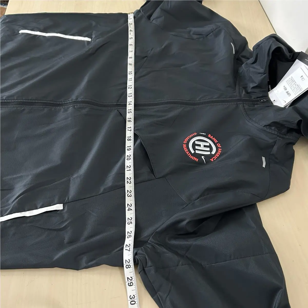 Nike clothing - Nike Repellant UV Windrunner - Repellant Windrunner - dn6433 010 - Black (UPC: 195244297689) 7