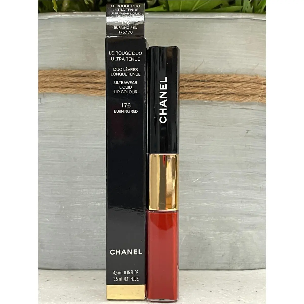Le Rouge Duo Ultra Tenue Ultrawear Liquid Lip Colour You Pick 176 Burning red by Chanel