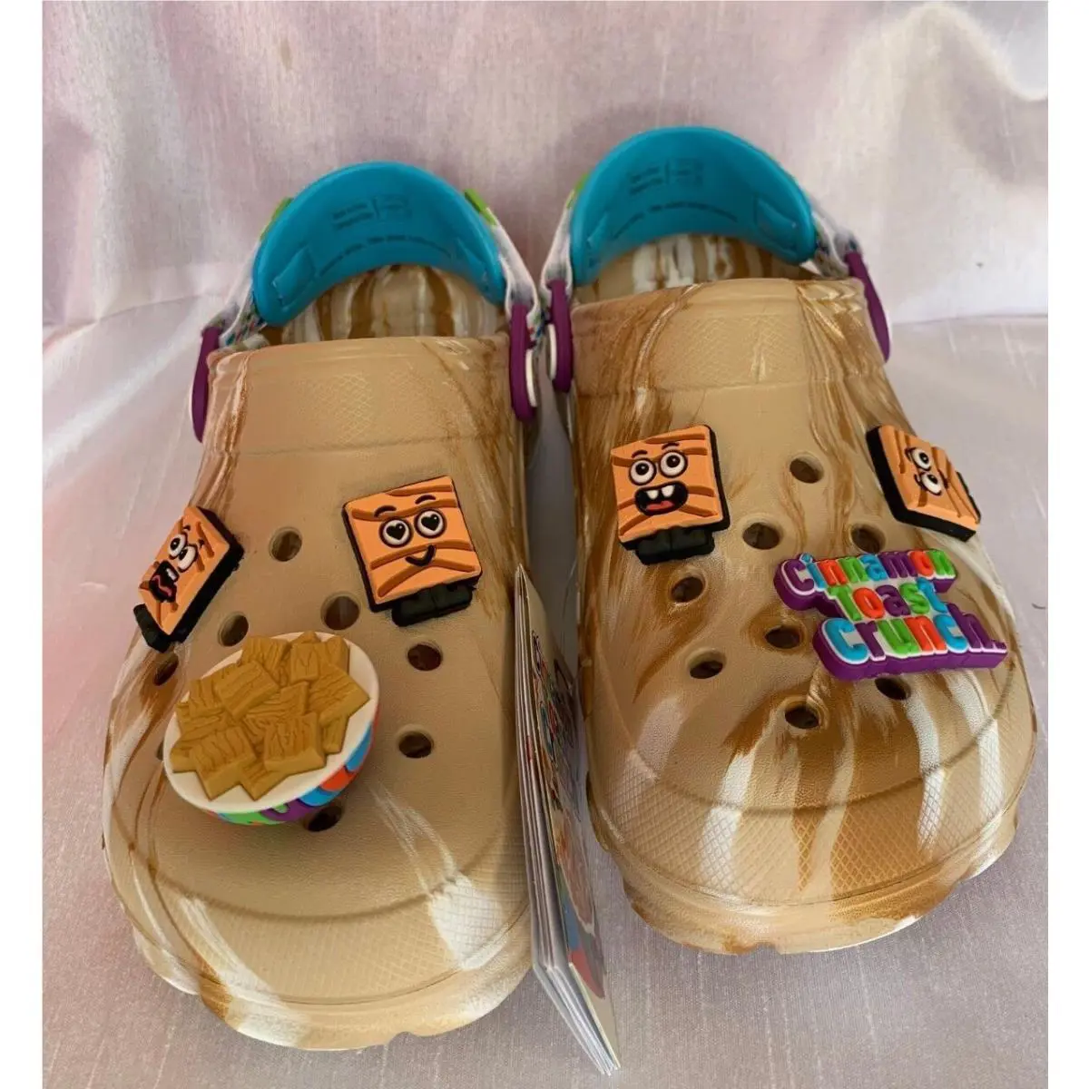 Crocs shoes - Classic Toast Crunch Clog - Classic Toast Crunch Clog - CHAI/WHITE CINNAMON 0