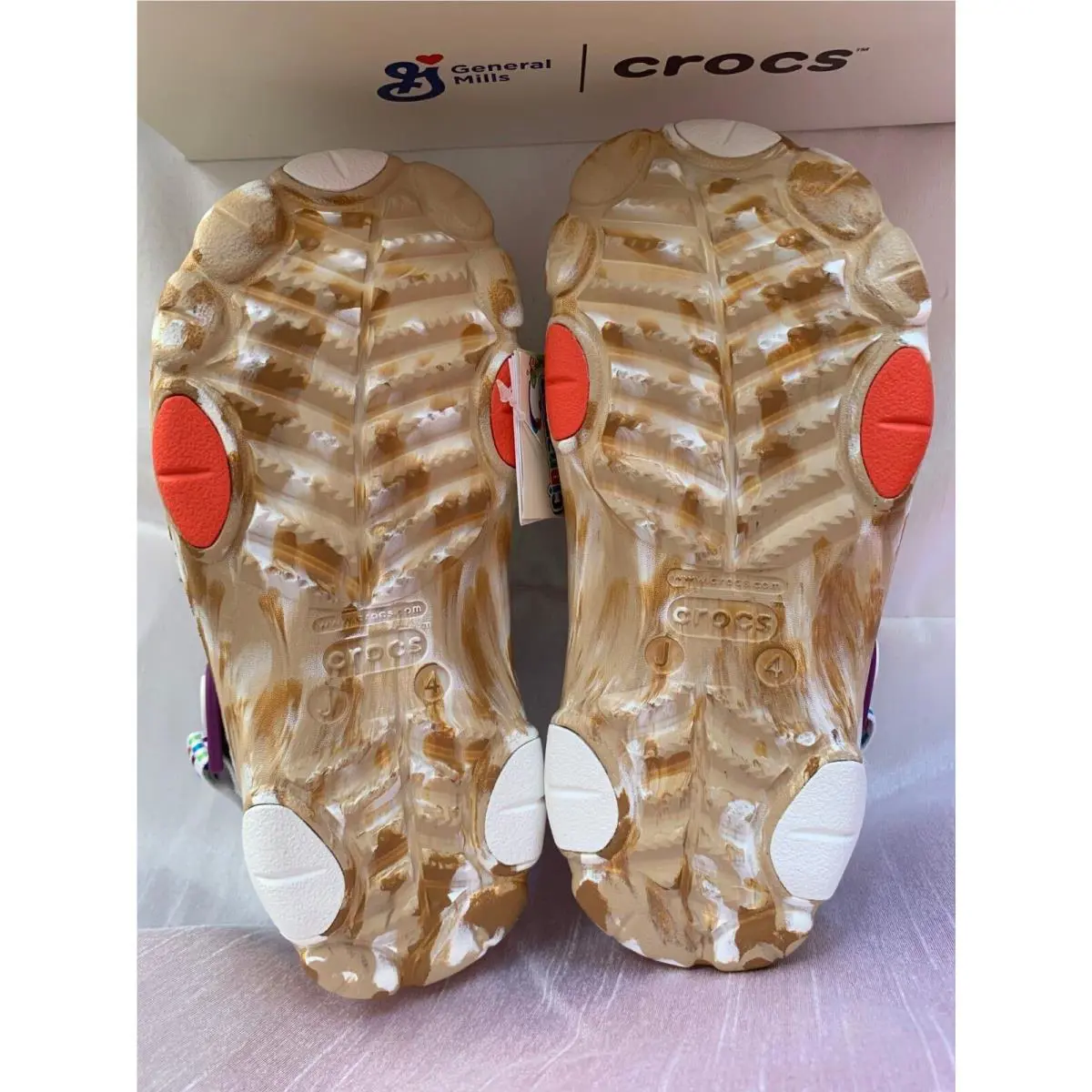 Crocs shoes - Classic Toast Crunch Clog - Classic Toast Crunch Clog - CHAI/WHITE CINNAMON 5