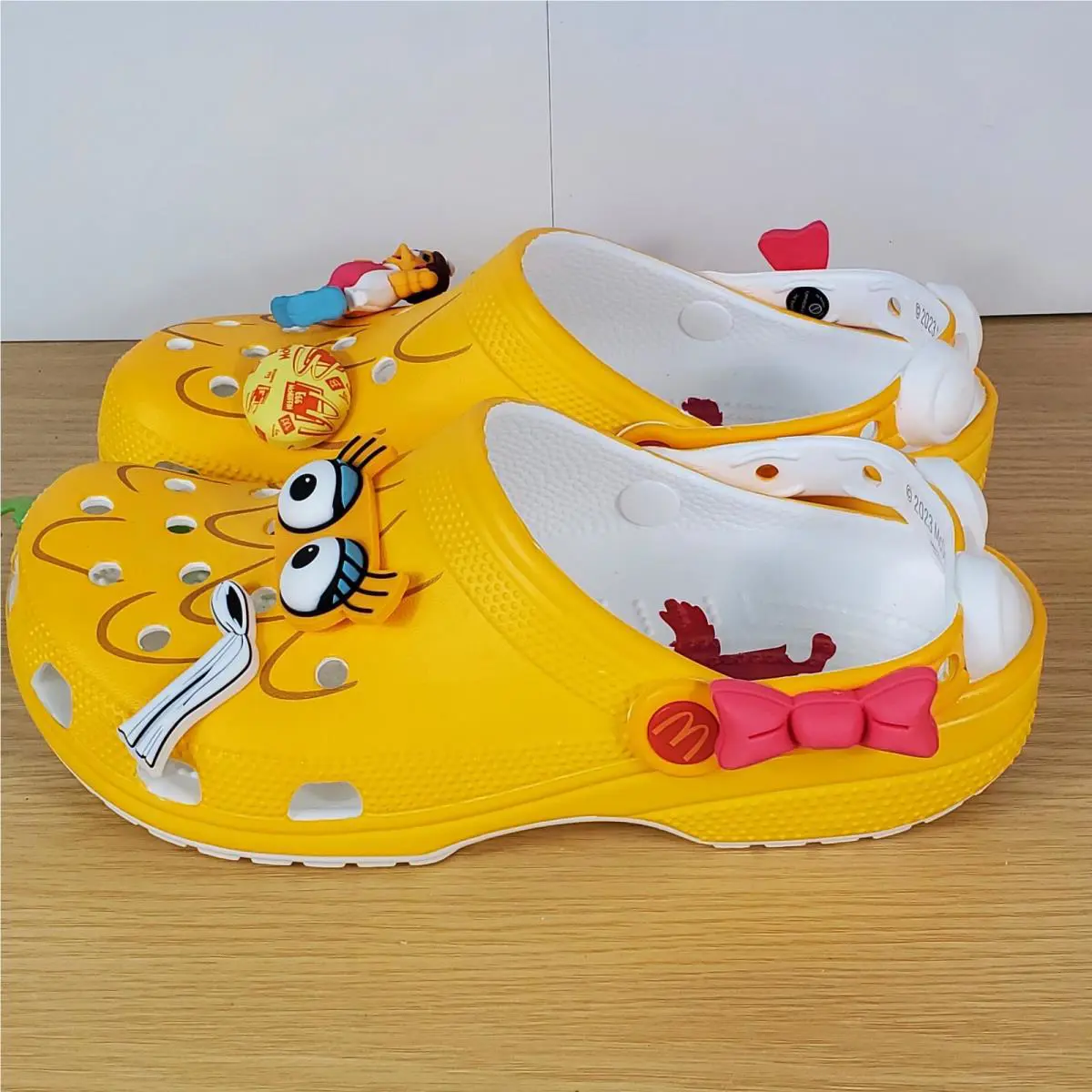 Crocs shoes - MCDONALD `S - MCDONALD - 208696-730 - Yellow (UPC: 1962265508587) 4