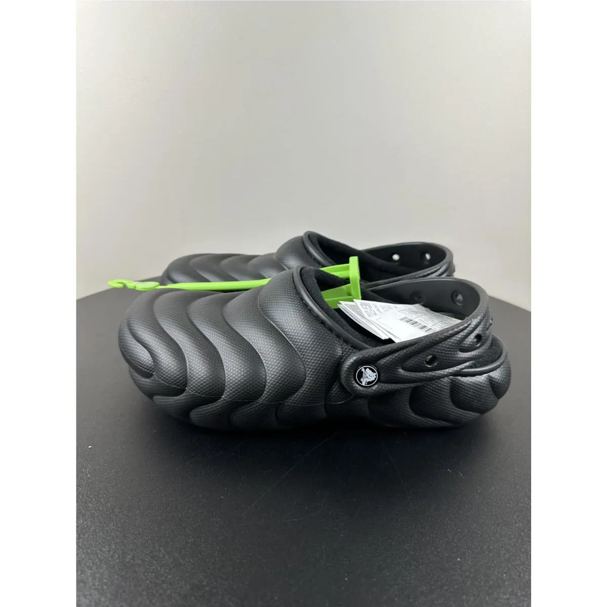 Crocs shoes - Crocs Classic Lined Overpuff - Classic Lined Overpuff - 210059-001 - Black 2