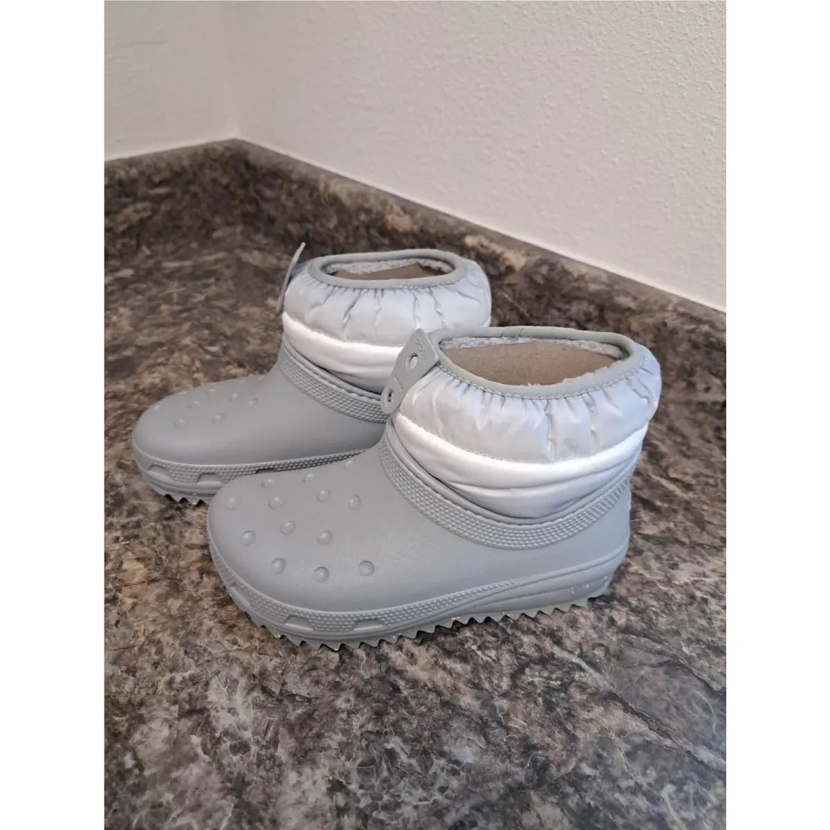 Crocs Classic Lined Neo Puff Boots Grey Size Women’s 5 In Bag. 207311-00J