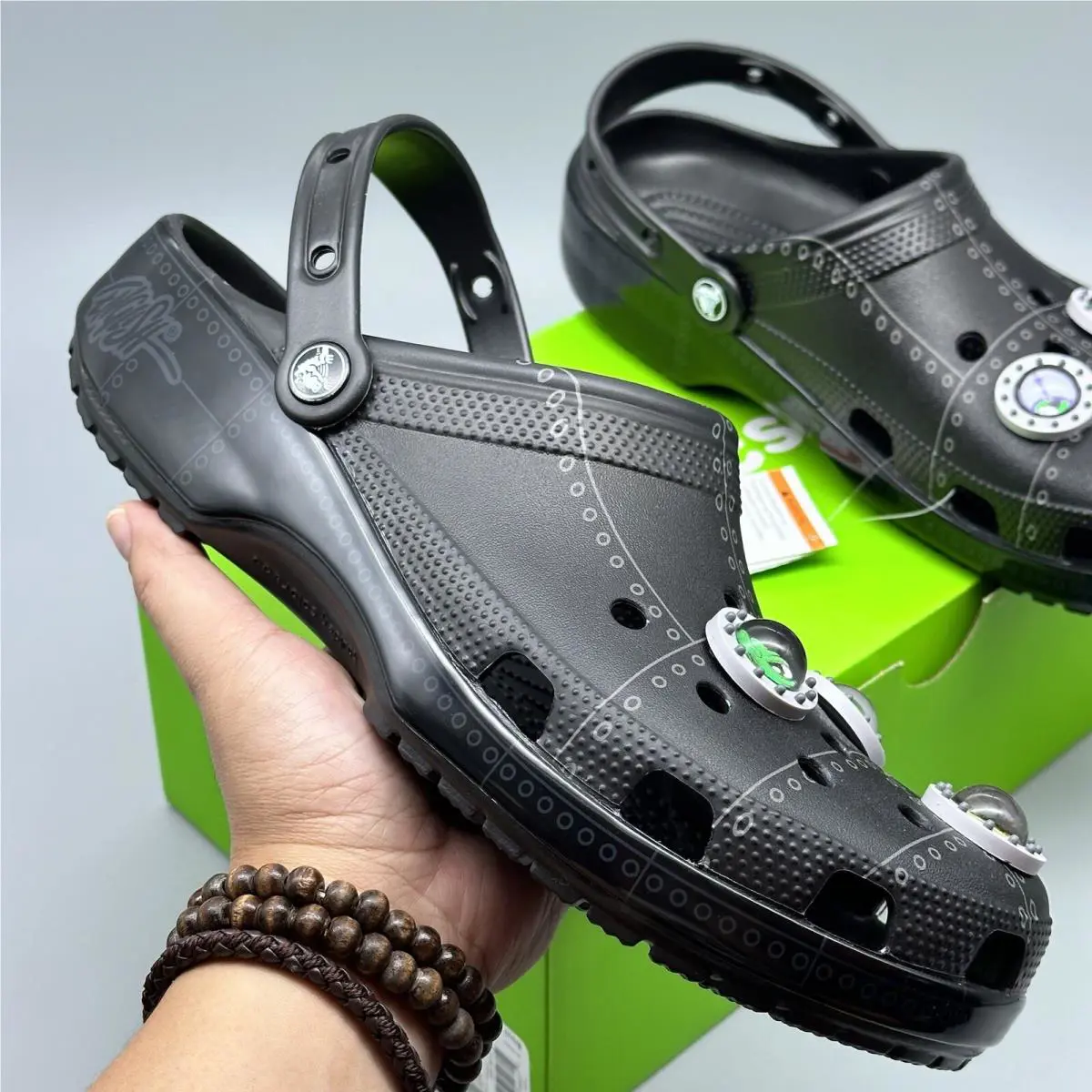 Classic Crocs x Ron English Clog Area 54 Black Alien Rare Men`s Size 11 Shoes