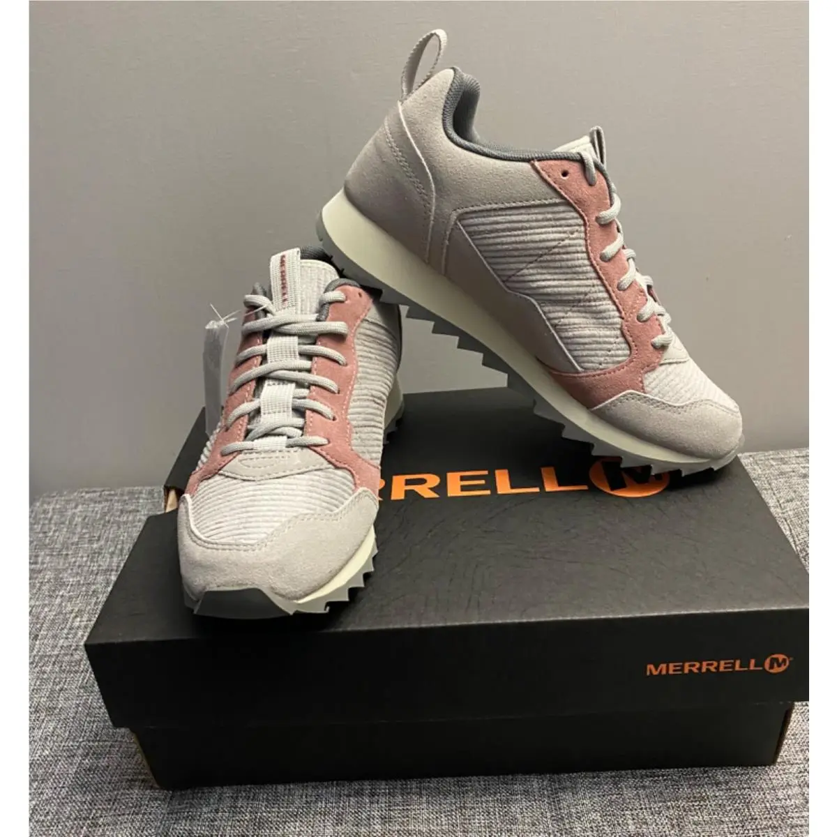 Merrell Women`s Alpine Sneaker Sz. 5