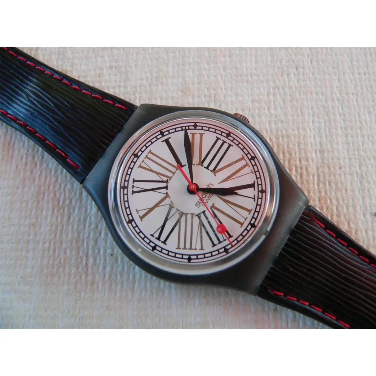 1993 Standard Swatch Watch Sugarless GM113 Roman Numbers