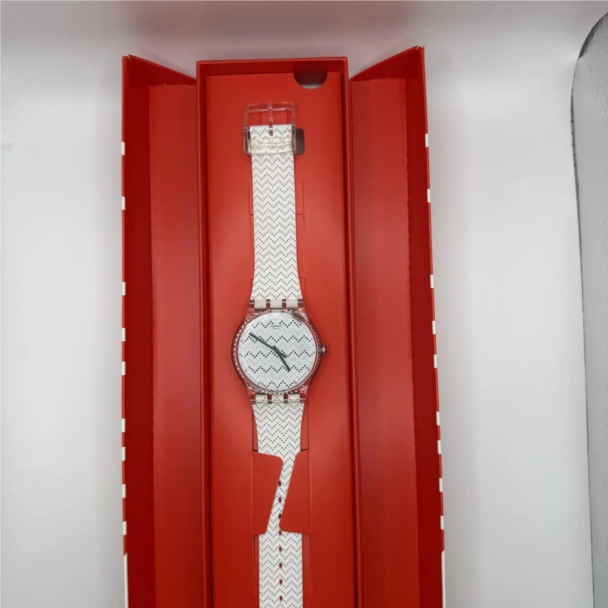 Originals Wavey Dots White Silicone Watch 41mm SUOK118 by Swatch