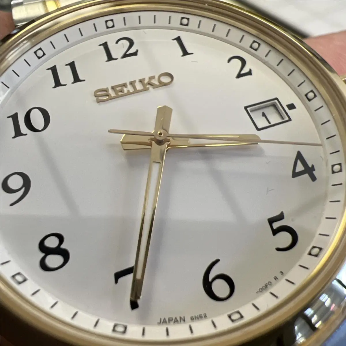 Seiko Essentials High Class Men ‘ Two-tone White Dial Watch SUR460 - Dial: White, Band: Silver/Gold Tone, Bezel: Gold Tone