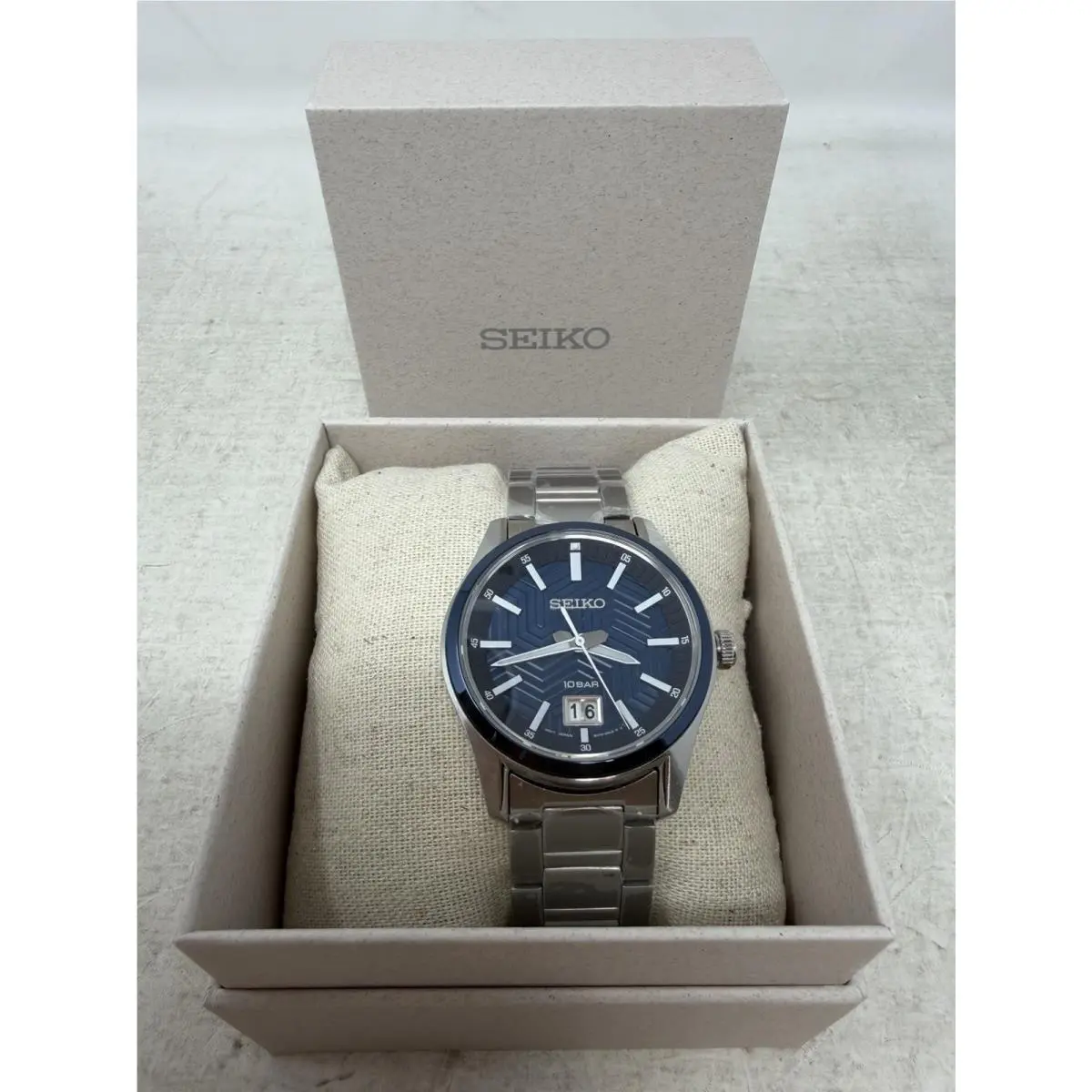 Essentials SUR559 Blue Dial Stainless Steel Men`s Quartz Watch 39.5mm by Seiko