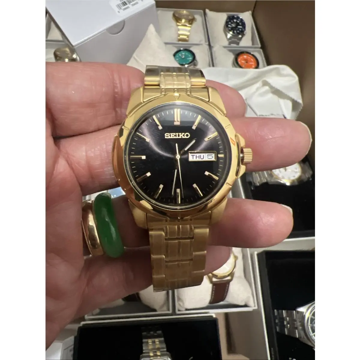 Seiko Essentials-black Dial Gold Bracelet Men`s Watch SUR358J1 - Dial: Black, Band: Gold, Bezel: Gold