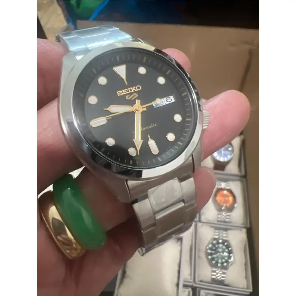Seiko 5 Automatic Black Dial Men`s Watch SRPE57