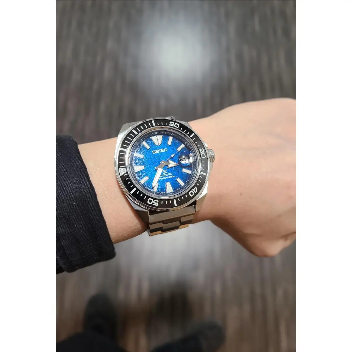 Seiko Men`s Automatic Prospex Manta Ray Diver SRPE33J1 Shipping - Dial: Blue, Band: Silver, Bezel: Black