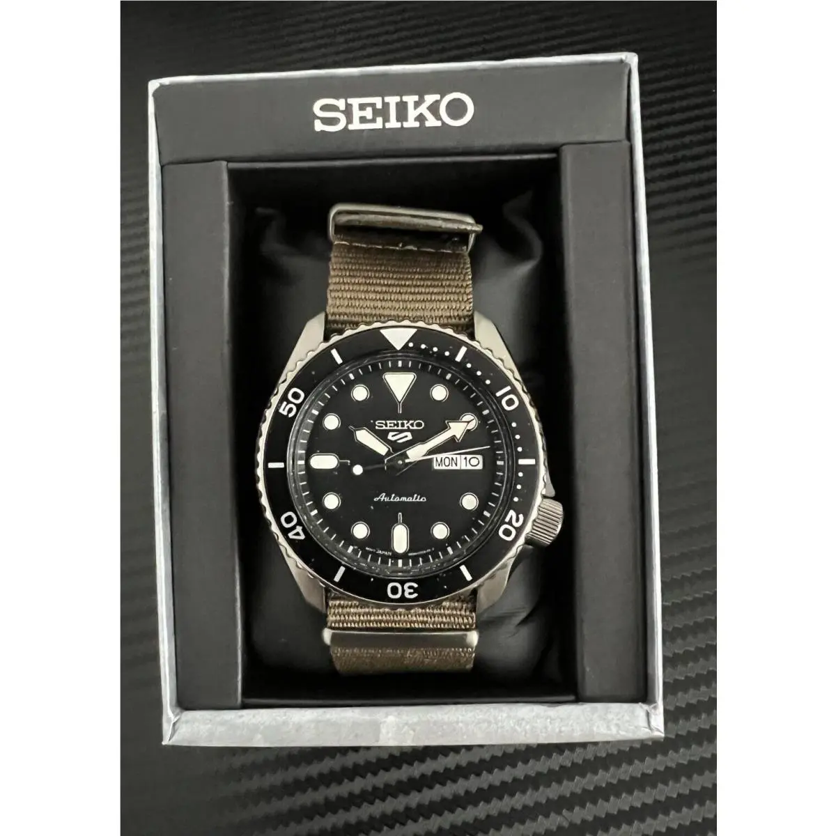 Seiko 5 Sports SRPD91 Black Dial and Unidirectional Rotating Bezel SRPD91-MINT