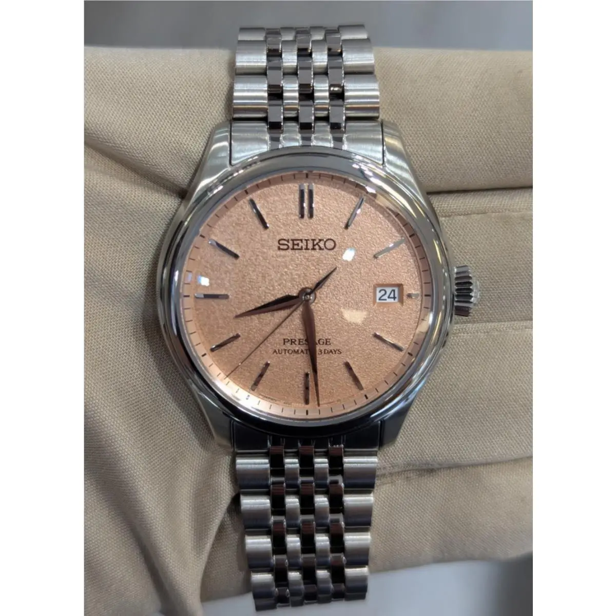 Seiko Presage Classic Series Salmon Dial 40mm Men`s Watch SPB467