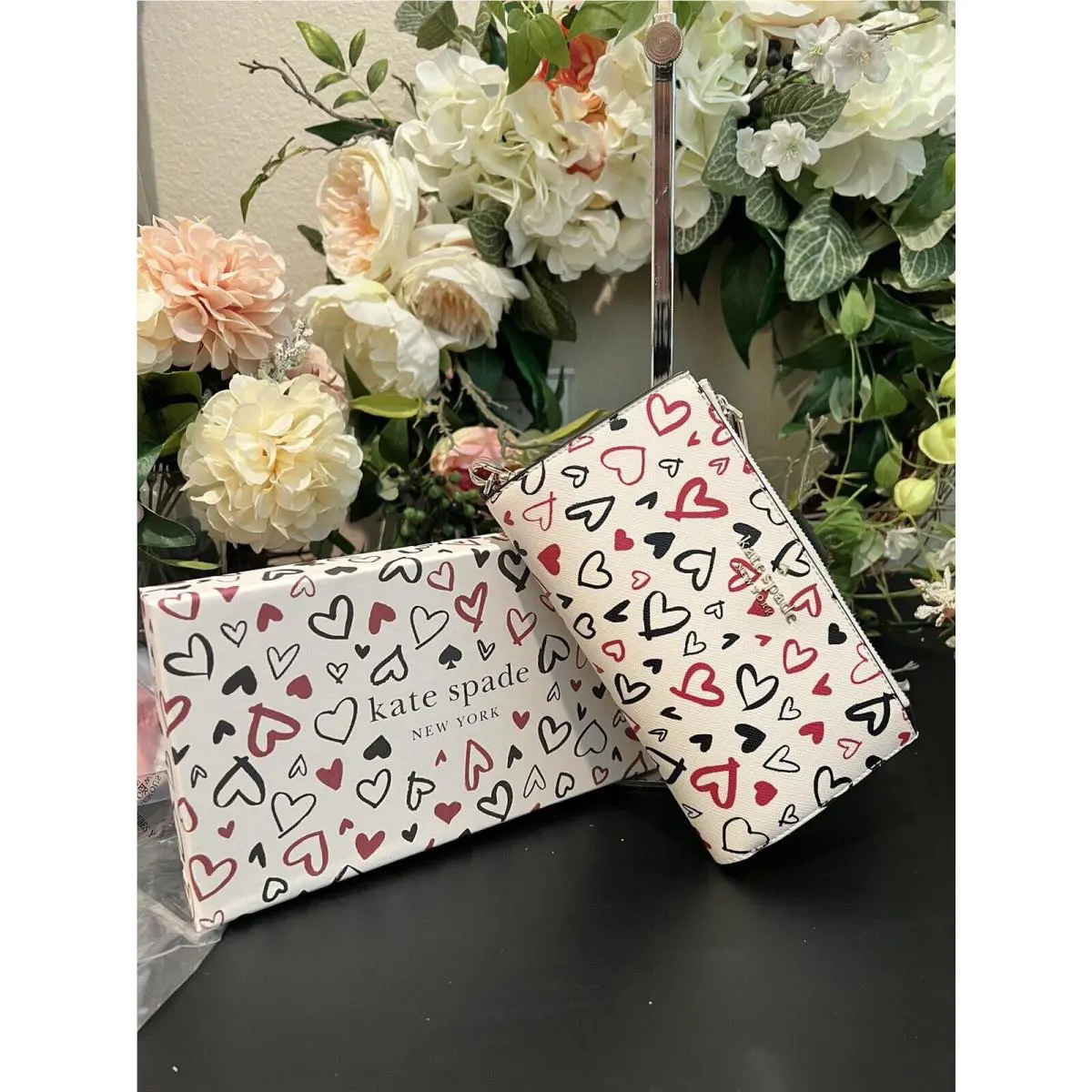 Kate Spade Staci Boxed Phone Heart Wallet/wristlet White Red Black
