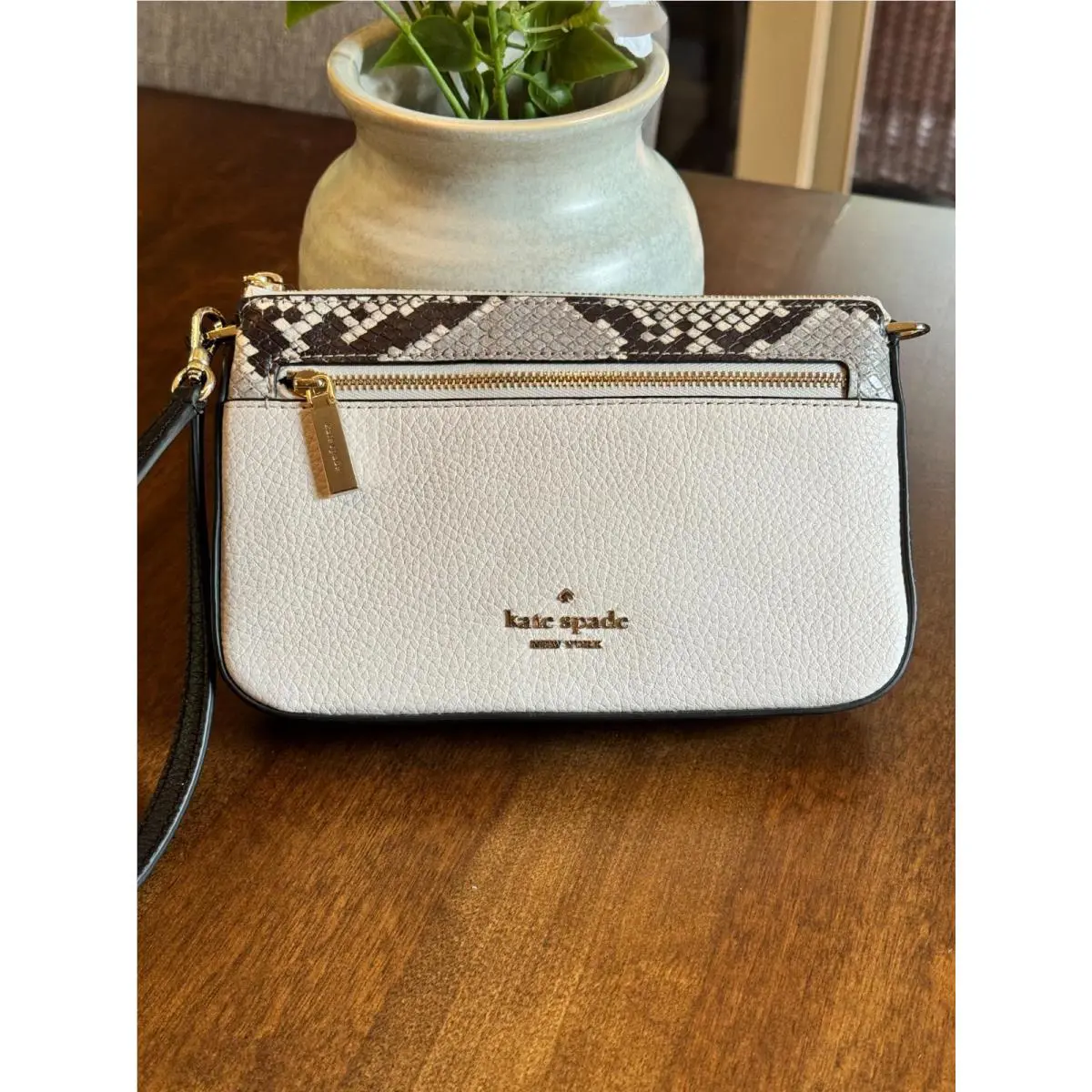 Kate Spade Leila Convertible Wristlet Wallet Clutch Pebble Leather Snake Sk - Lining: Black, Exterior: Beige