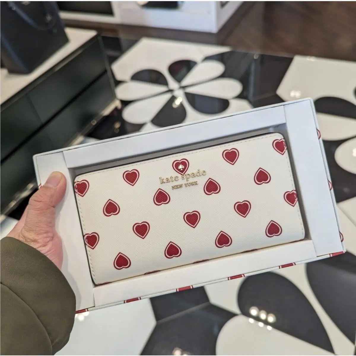 Kate Spade Madison Heartfelt Boxed Large Slim Bifold Wallet Valentine Gift