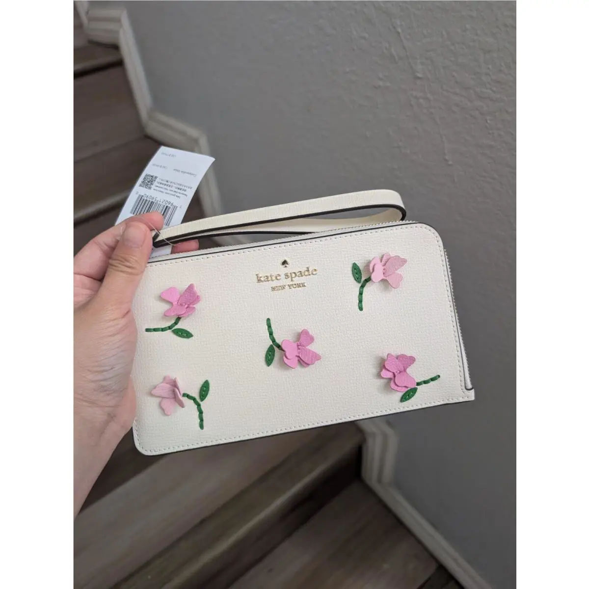 Kate Spade KK272 Lucy Applique Medium L-zip Wristlet In Meringue