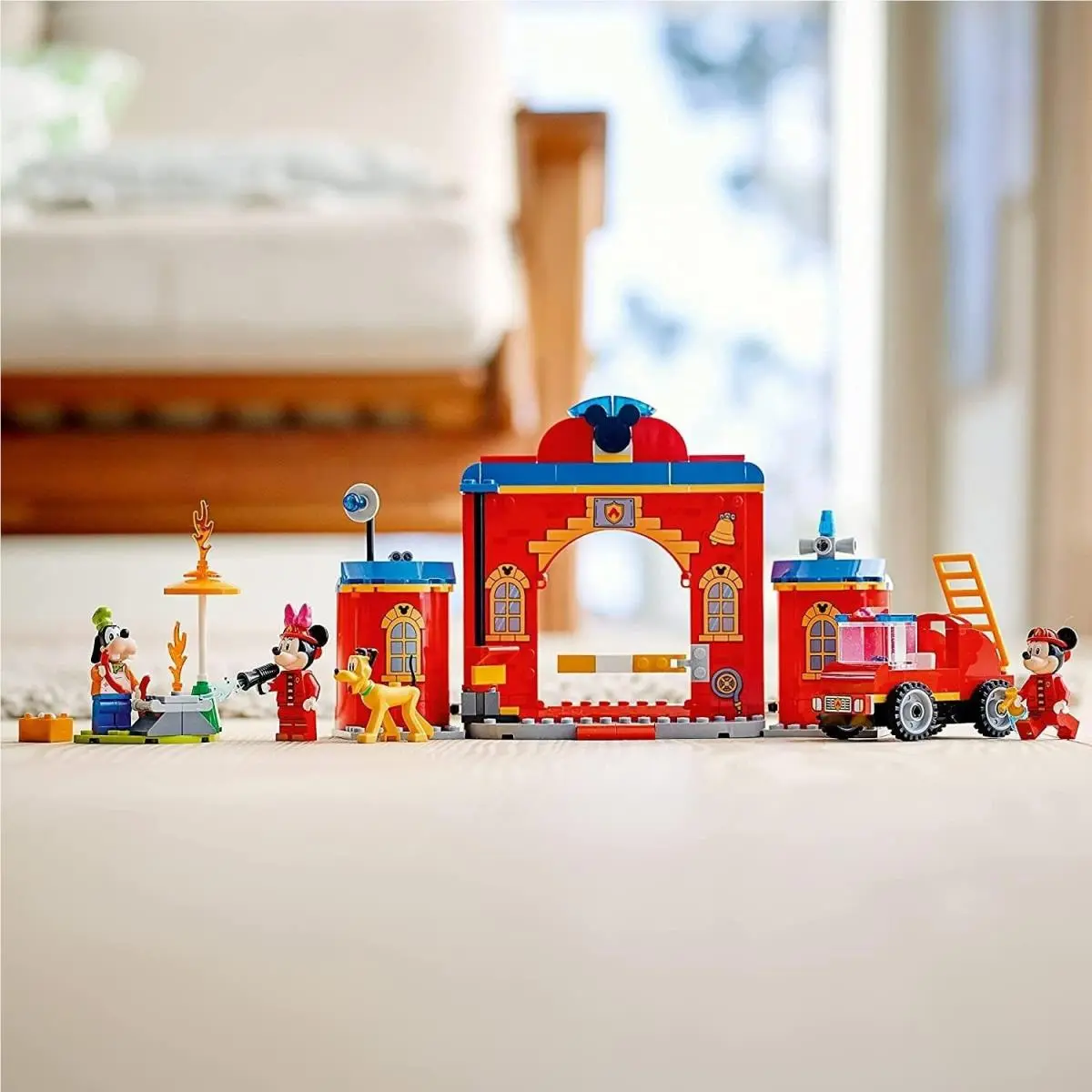 Lego Disney 10776: Mickey Friends Fire Truck Station /