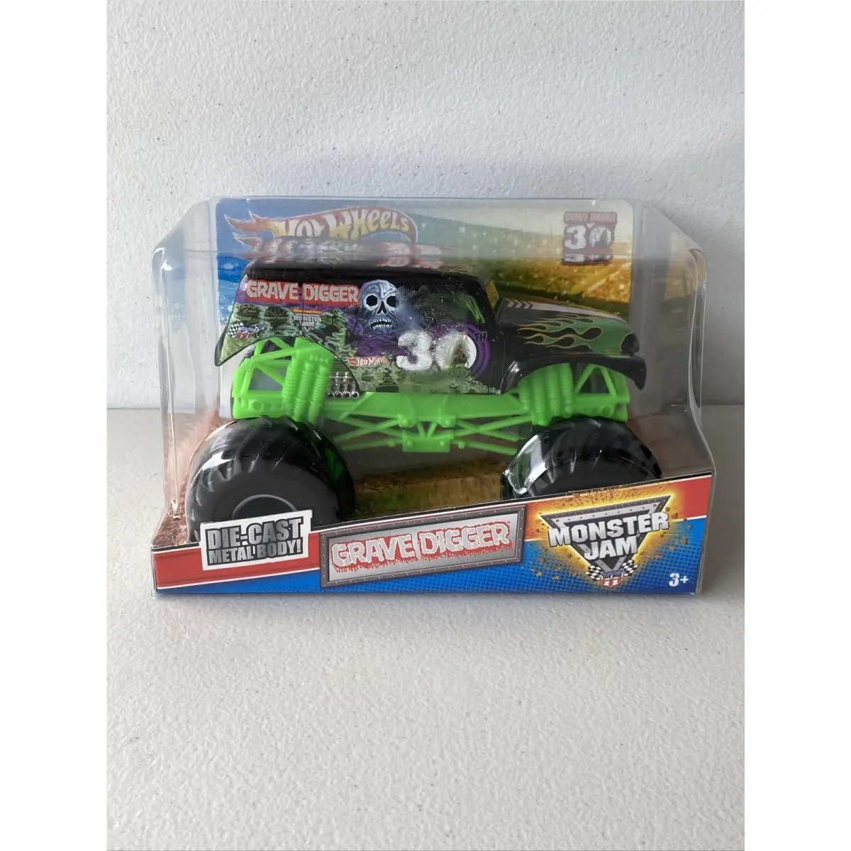 Hot Wheels Monster Jam Grave Digger Die Cast Metal Body. 1:64