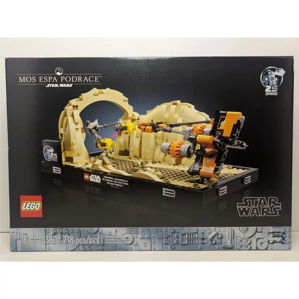 Lego Star Wars: Mos Espa Podrace Diorama 75380 - 718 Pcs - Sealed. Retired