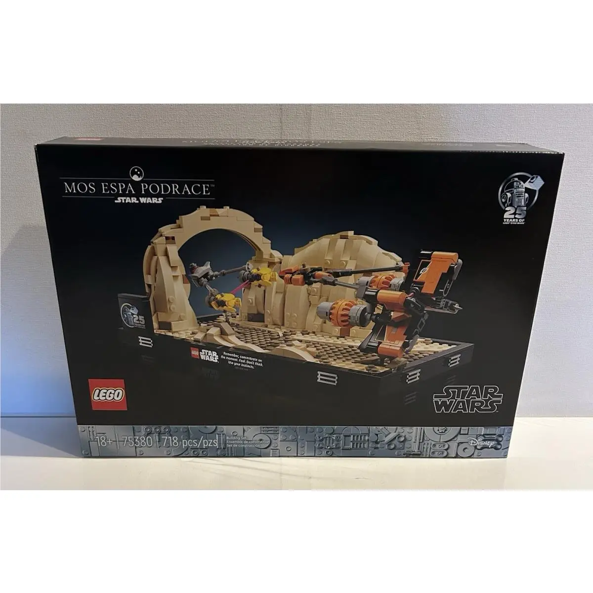 Lego Star Wars Mos Espa Podrace Diorama Set 75380 Retired