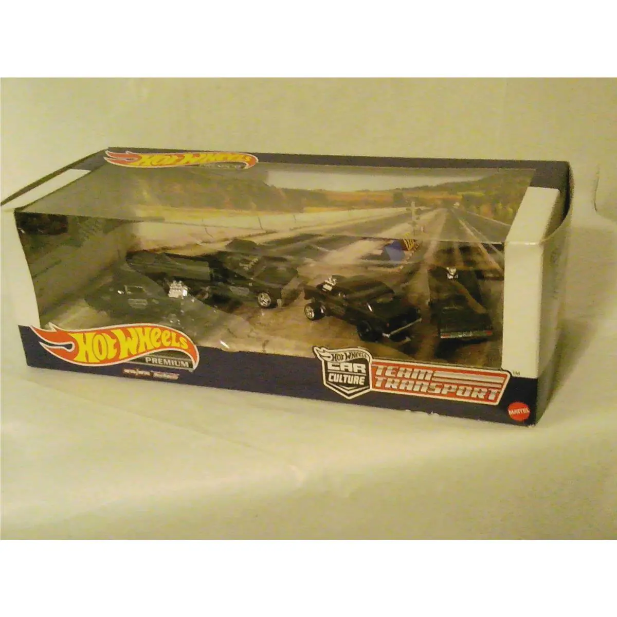 Hot Wheels Premium Car Culture Black Hole Diorama Box Set `55 Bel Air Gasser +