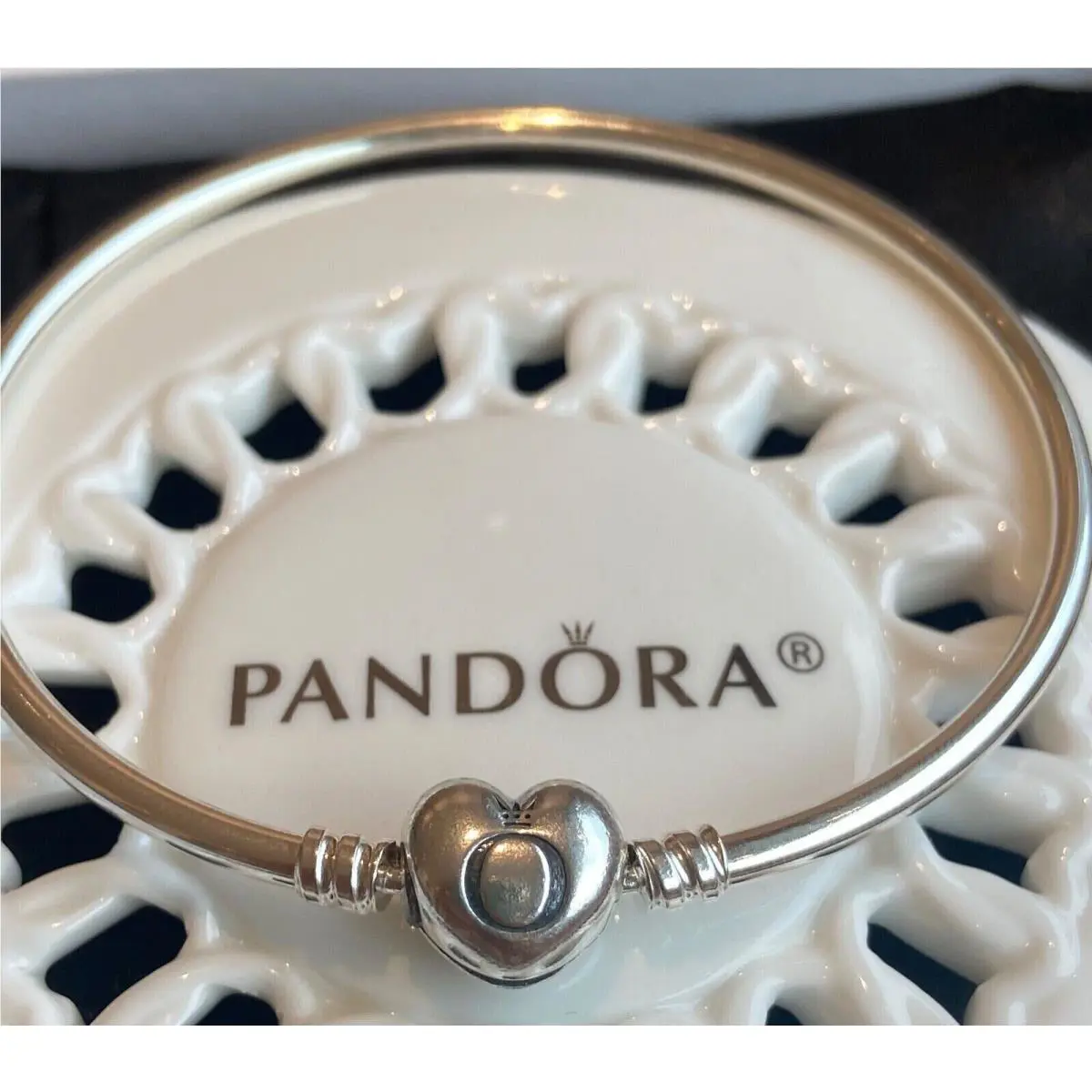 Pandora Moments Heart Clasp Bangle 596268