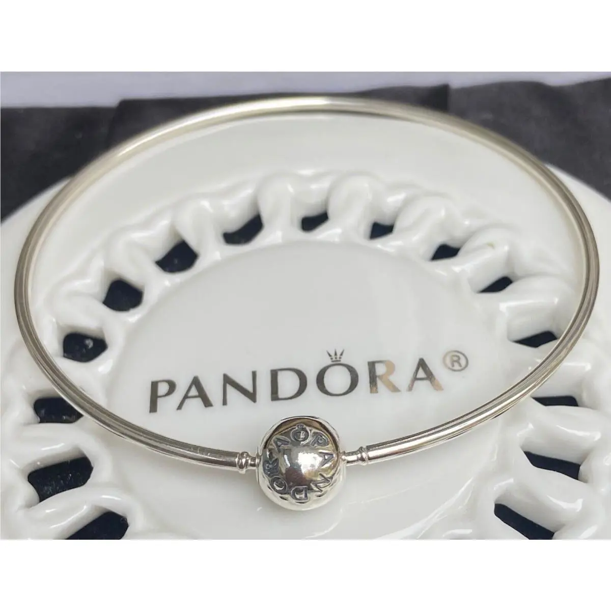 Pandora Essence Bangle 596006