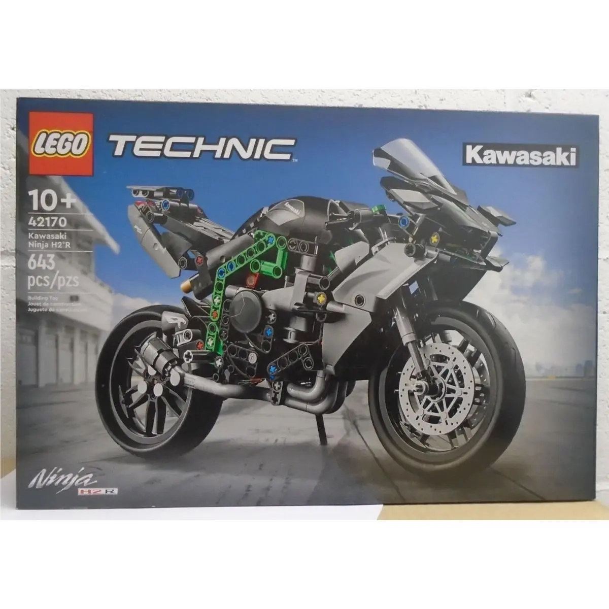 Lego Technic 42170 Kawasaki Ninja H2R Motorcycle 643 Pieces
