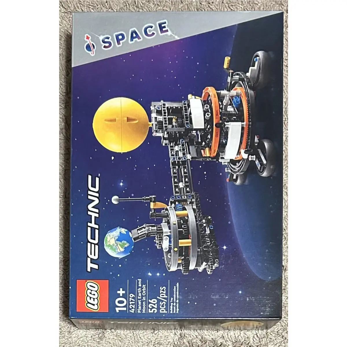 Lego Technic: Planet Earth and Moon in Orbit 42179