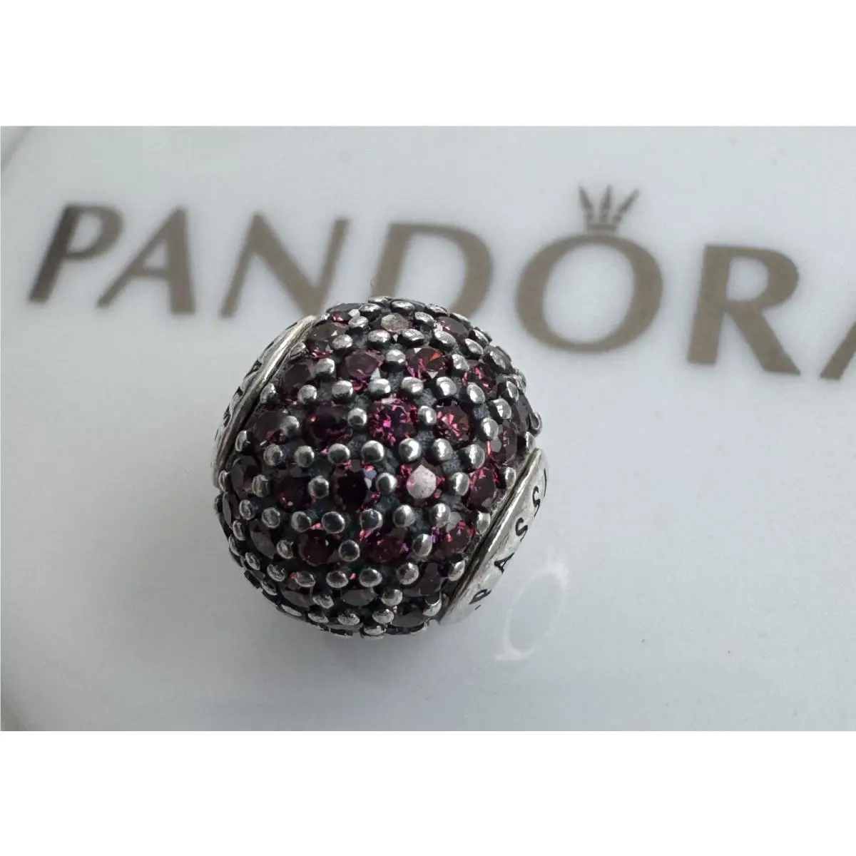 Pandora Essence Passion Charm 796063CFR