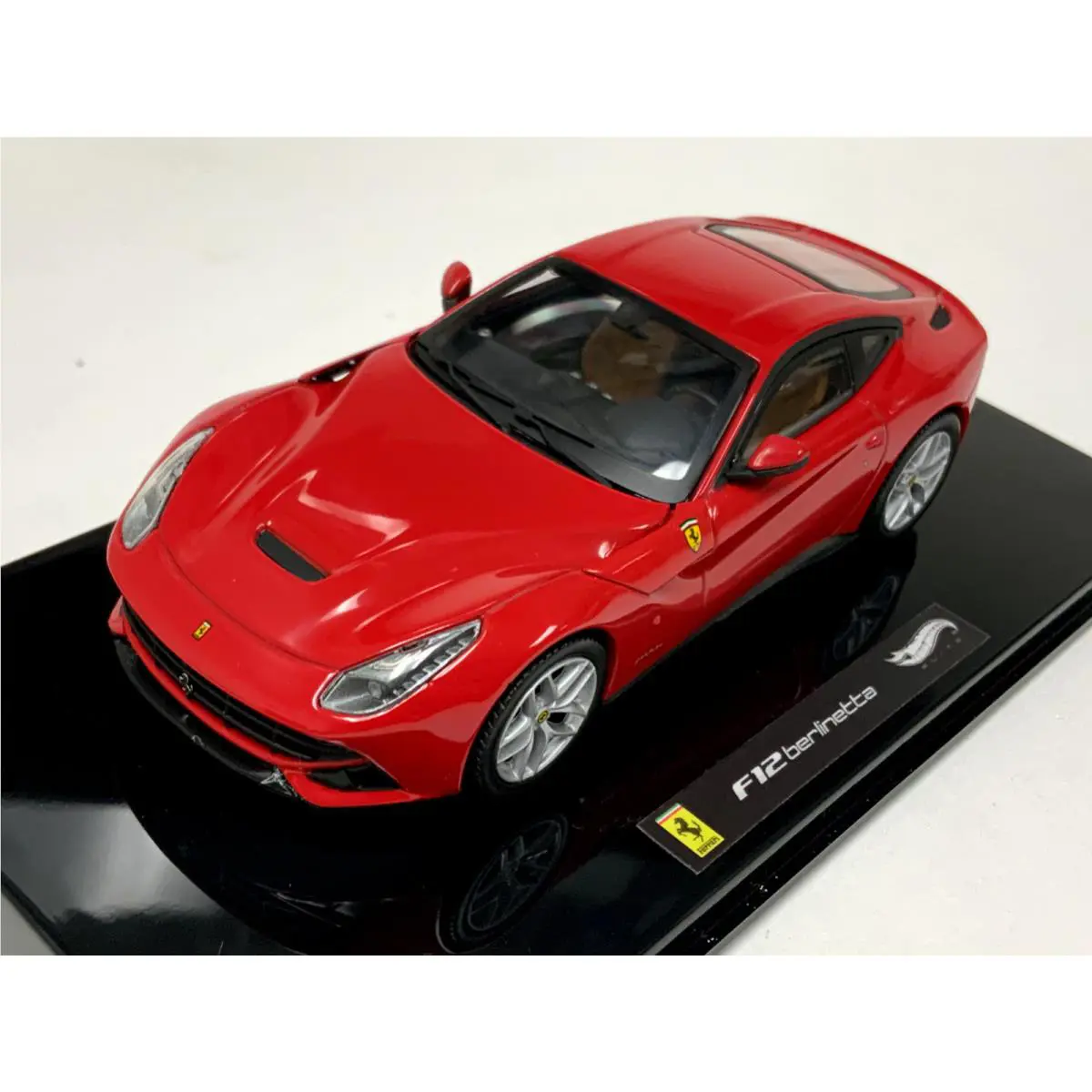 1/43 Mattell Hot Wheels Elite Ferrari F12 Berlinetta in Rosso Corsa Red CF22