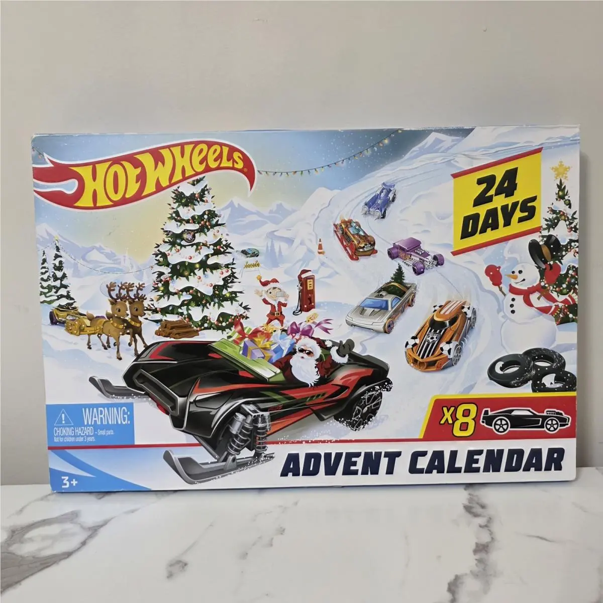 Christmas Advent Calendar Cars 8 Cars and 16 Accessories Hot Wheels
