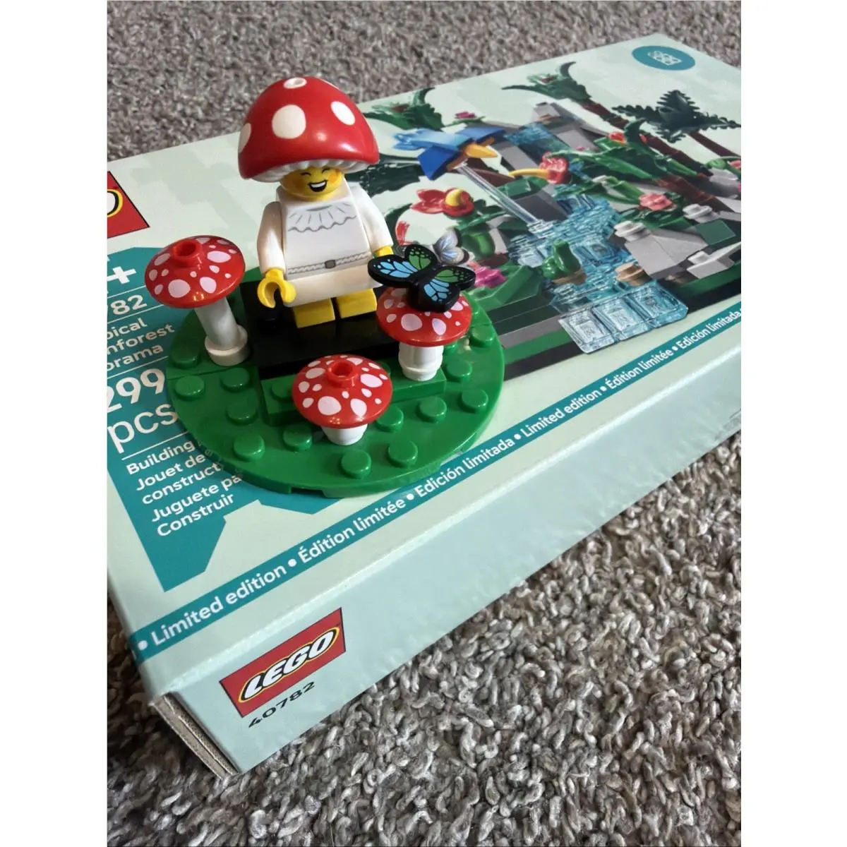 Lego 40782 Tropical Rainforest Diorama Limited Edition with Mushroom Sprite