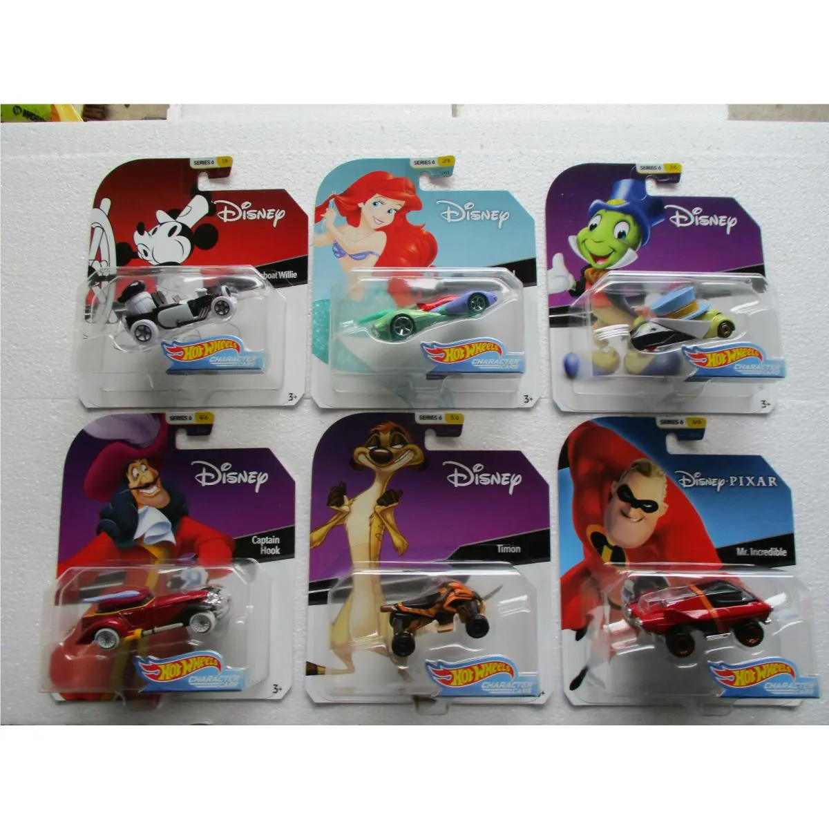 Hot Wheels Disney Series 6 Character Cars 6 Car Set Steamboat Willie Hook Ect