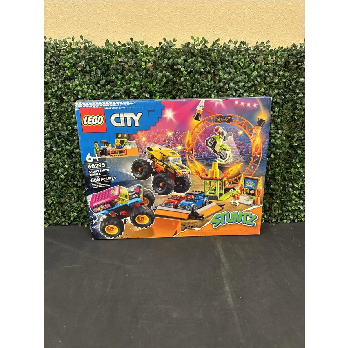 Lego City 60295 Stunt Show Arena 668 Pieces