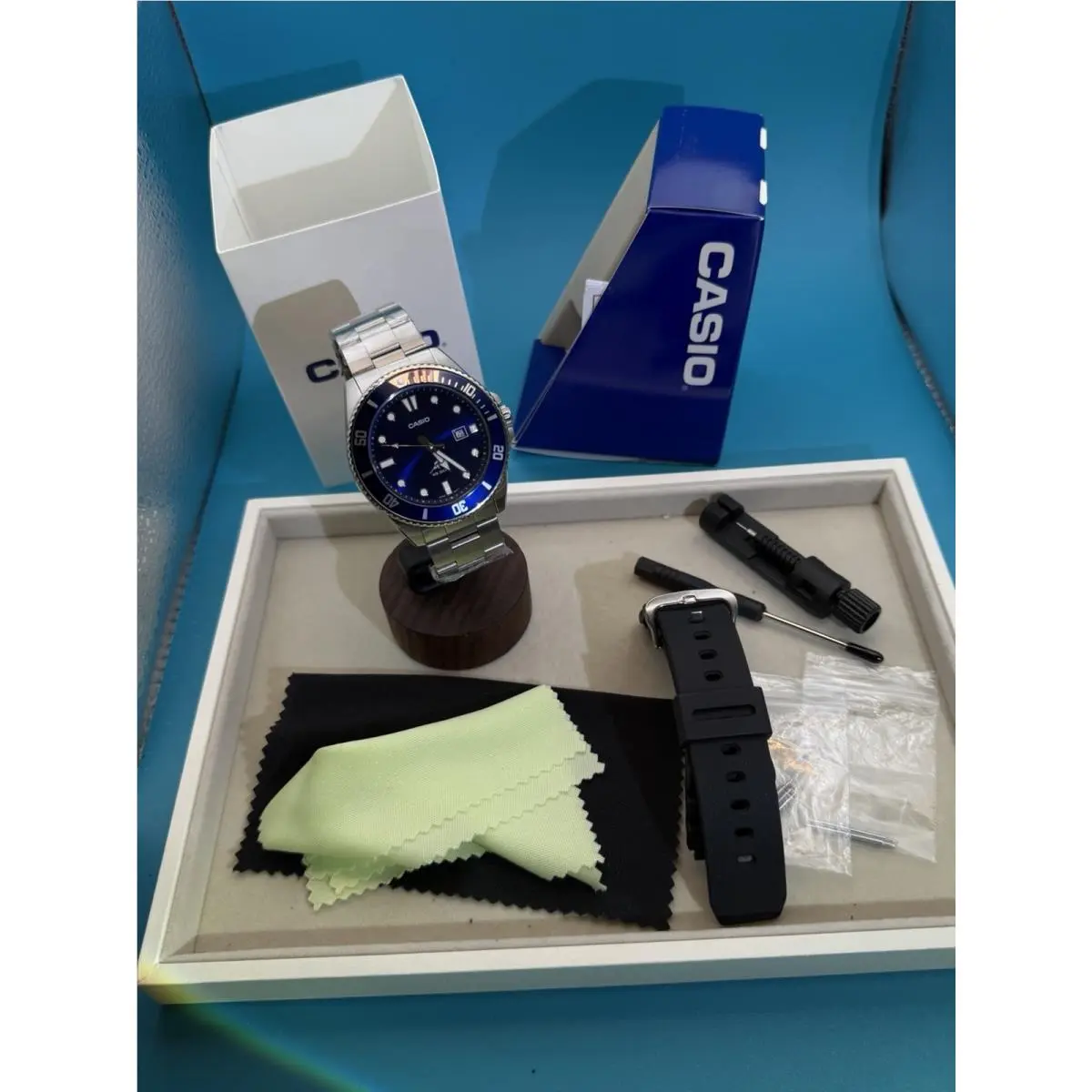 Casio Duro MDV-106Blue Diver w Ultimate 2 Strap Collectors Bundle