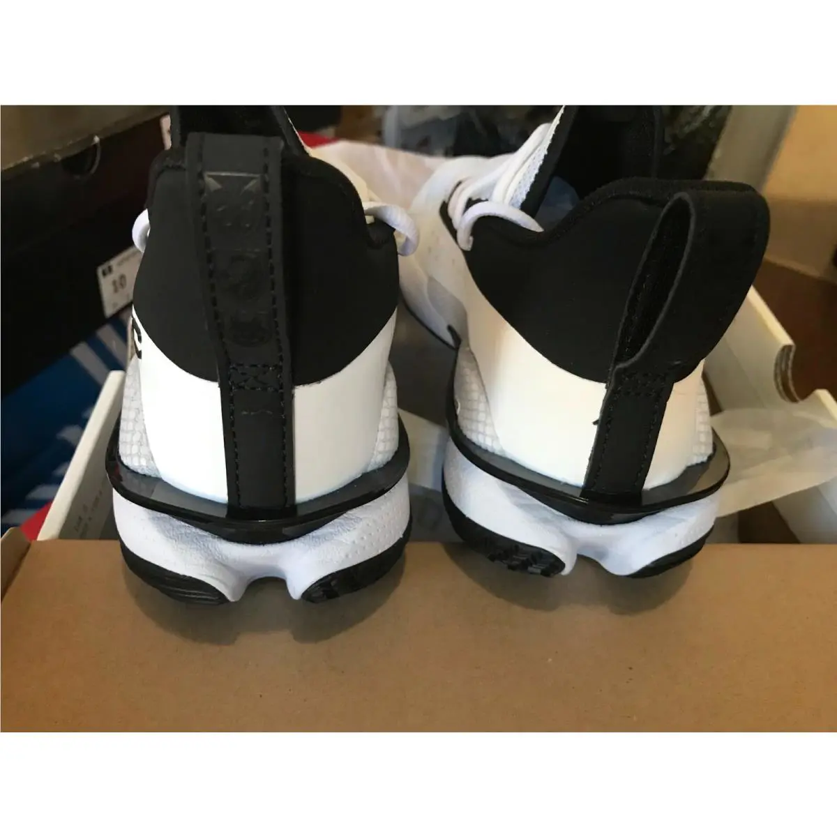 Under Armour shoes - UNDER ARMOUR TEAM CURRY 7 - 3023838-108 - White/Black 10