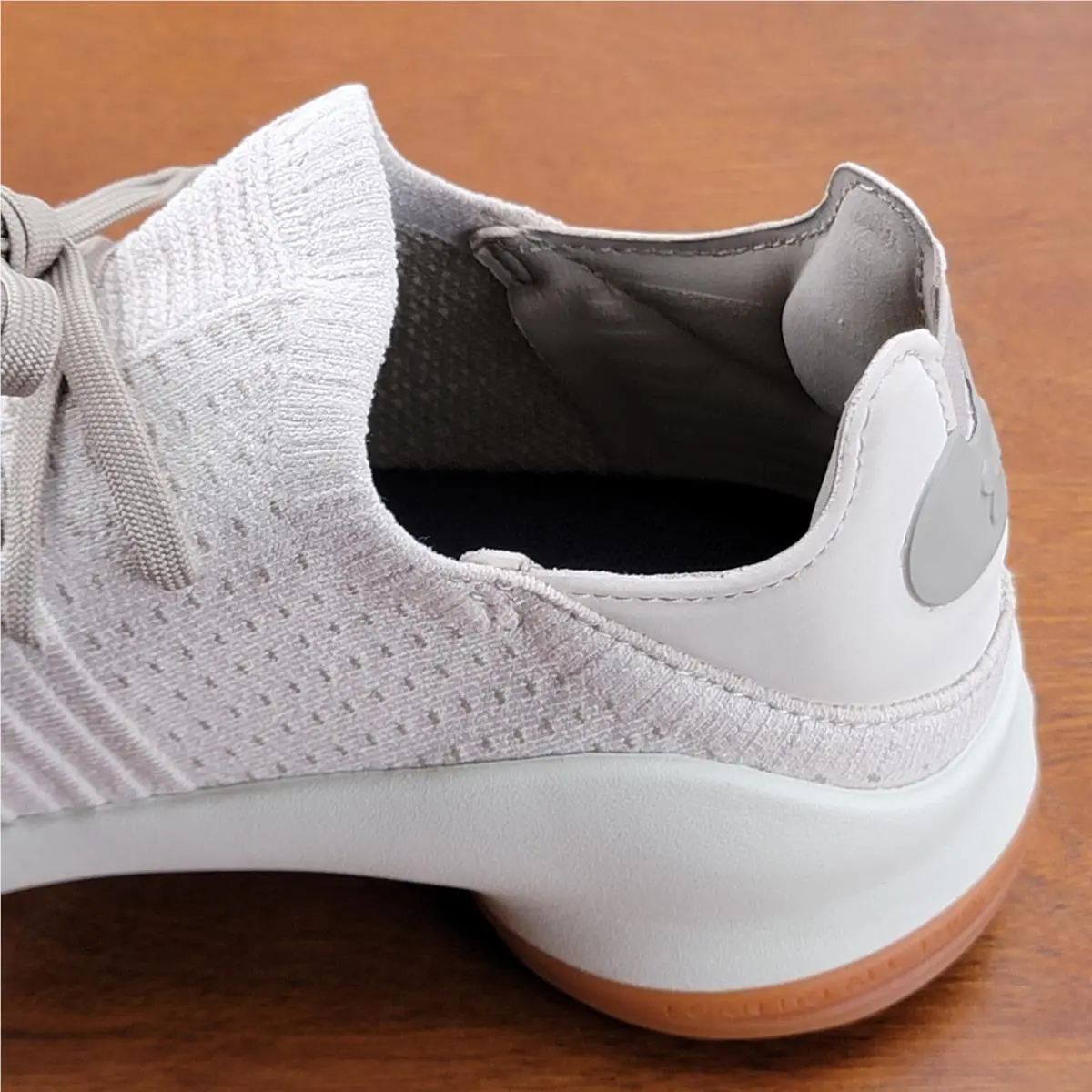 Under Armour shoes - UA GS Curry 4 Low - Beige 23