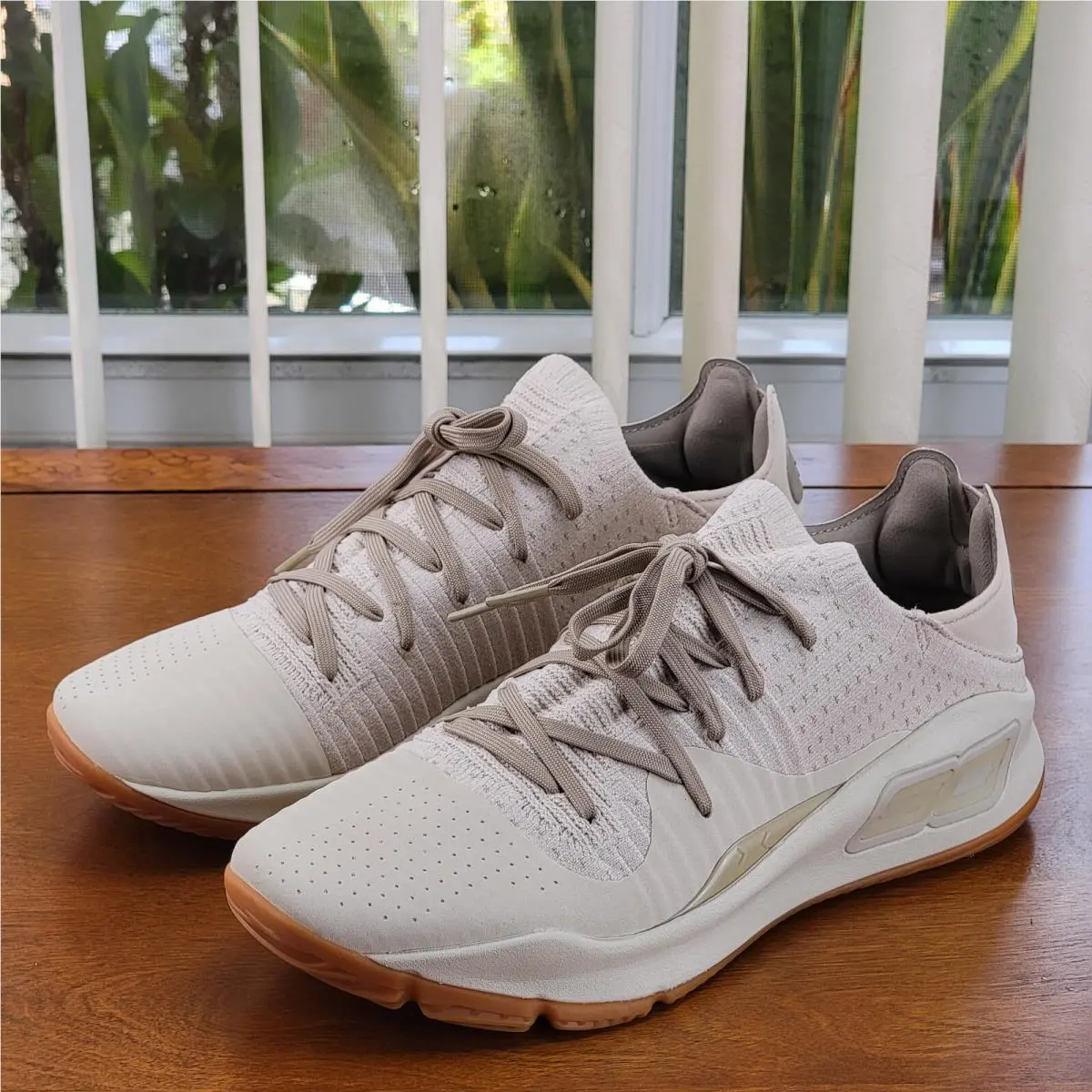 Under Armour shoes - UA GS Curry 4 Low - Beige 25