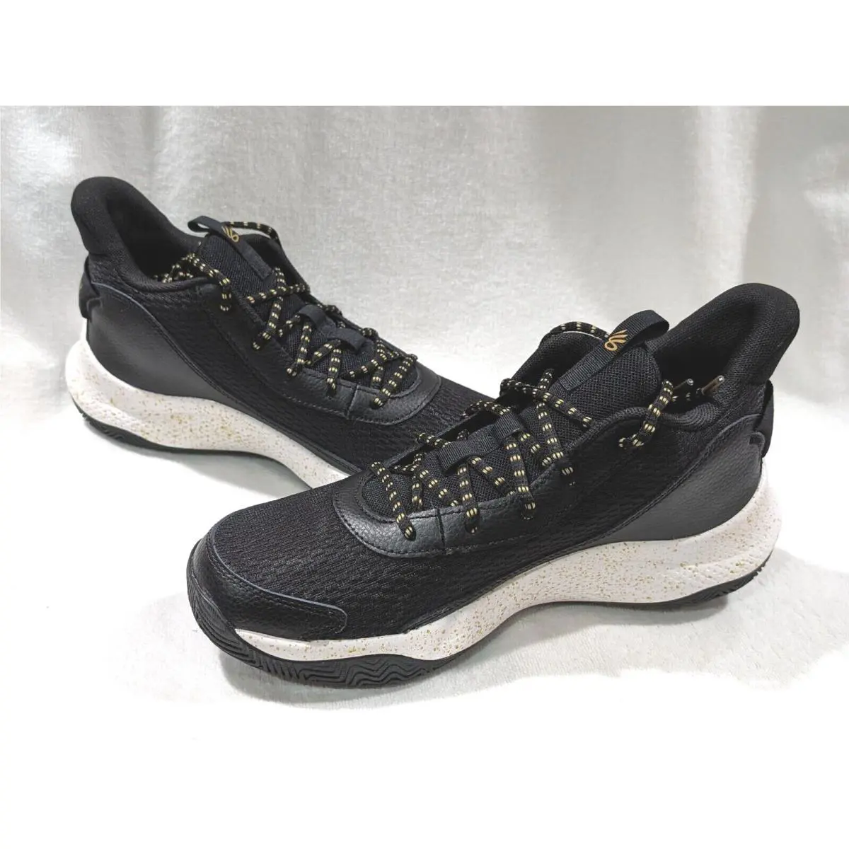 Under Armour shoes - Under Armour Curry 3Z7 - Curry - 3026622-001 - Black 9